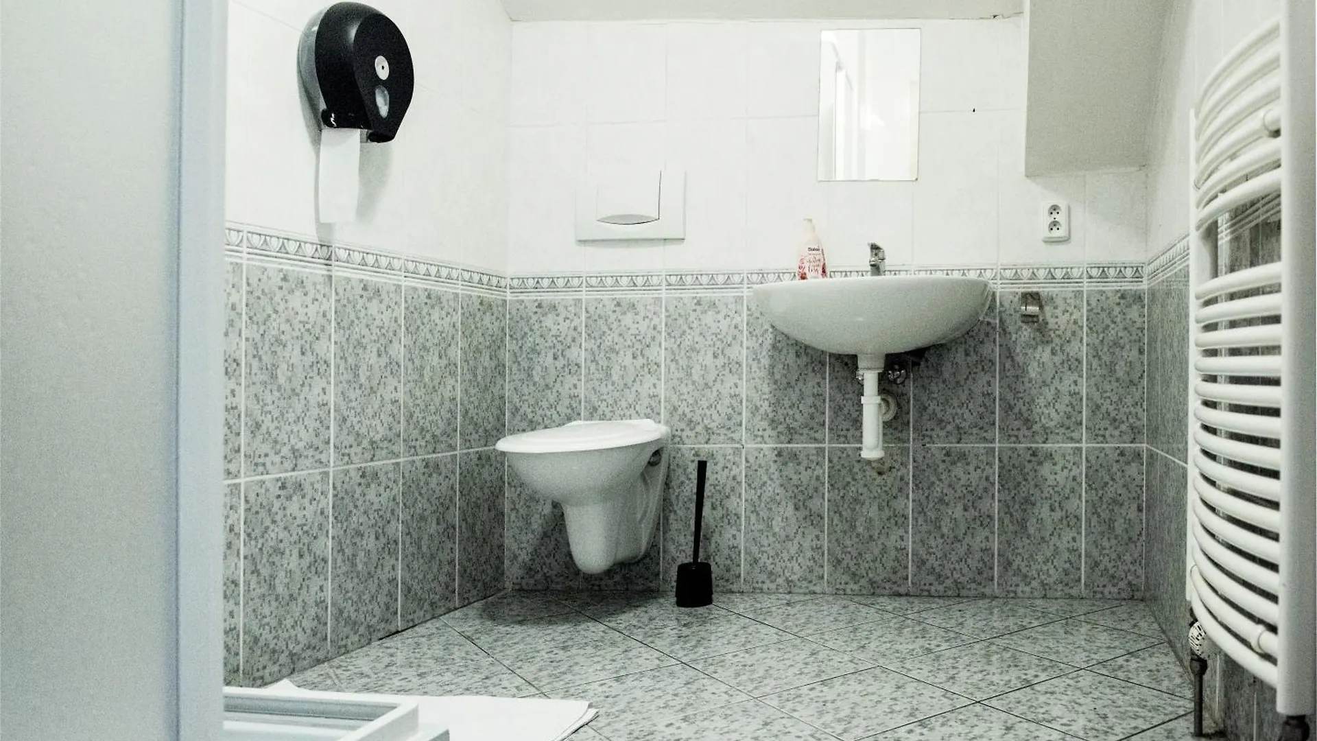 Hostel Eleven Brno 0*,